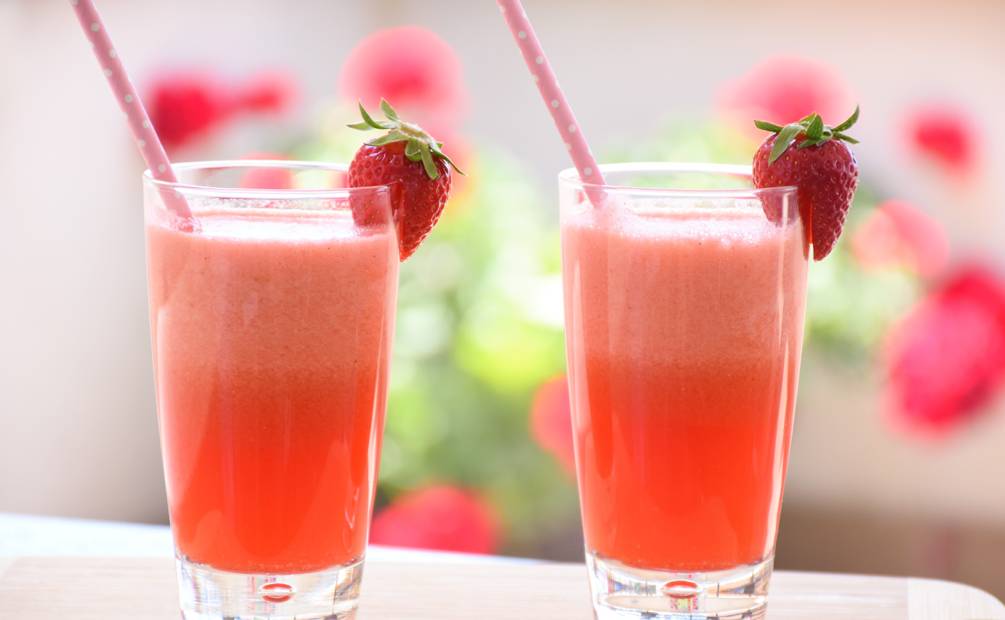 two strawberries juices